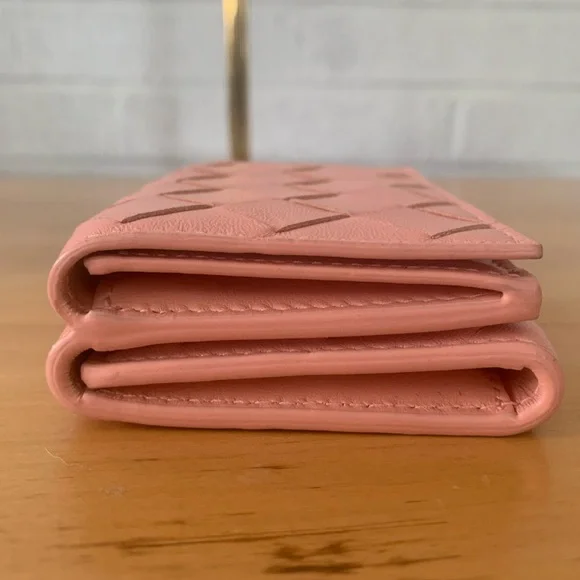 Bottega Veneta Women's Peach Pink Intrecciato Compact Trifold Wallet 609285 VGUC - Picture 4 of 13